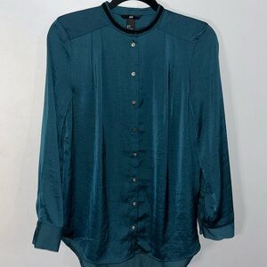 H&M Satin Embroidered Banded Collar Long Sleeve Button Blouse Women’s 2- 21” PTP